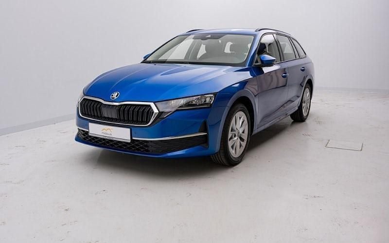 Blau Neu 2025 Skoda Octavia Selection Kombi | 31.990 € (Guter Preis) - Bild 1/4