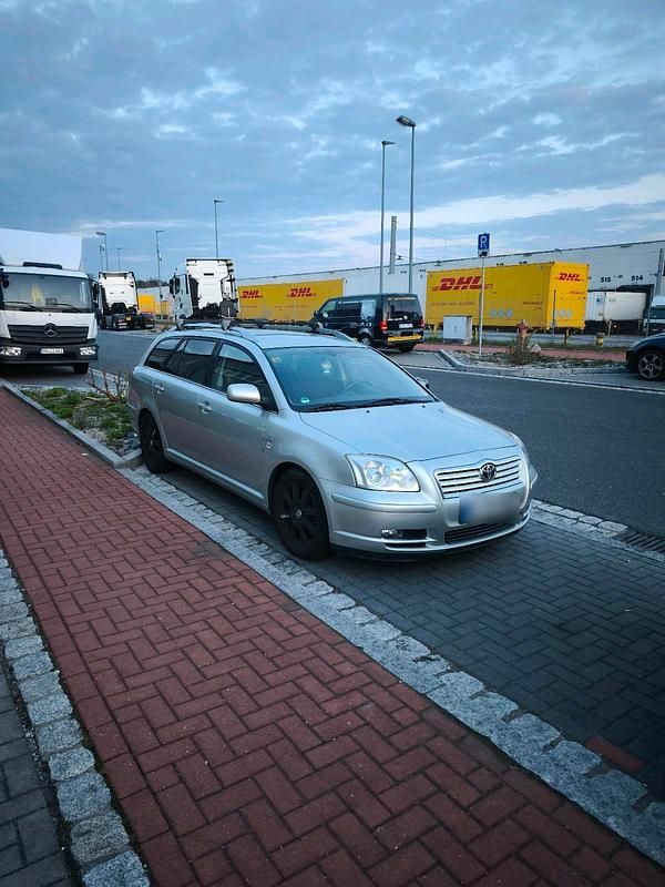 Gebraucht Toyota Avensis T2 177 PS (130 kW) 2006 Silber Kombi