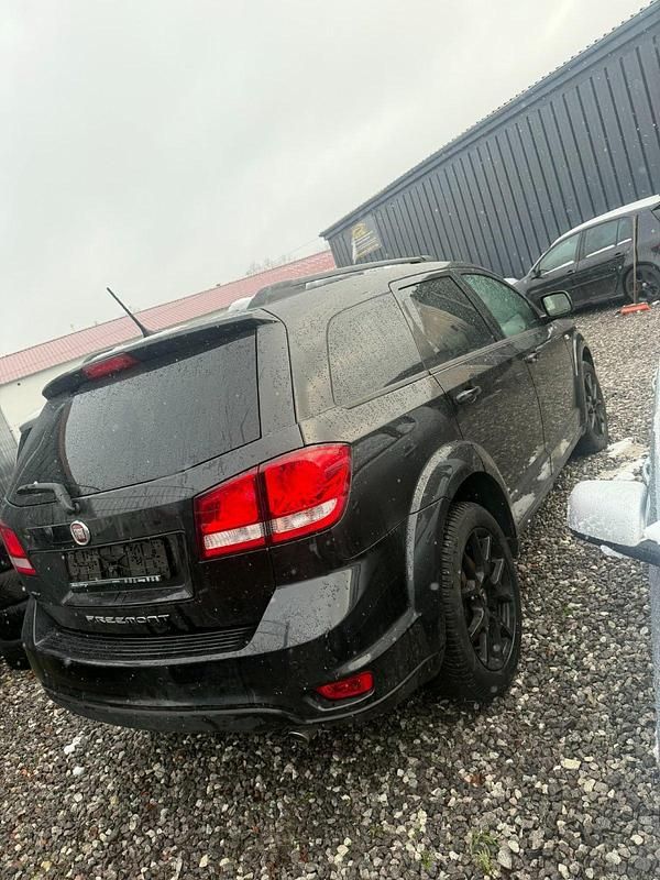 Gebraucht Fiat Freemont 170 PS (125 kW) 2015 Schwarz SUV