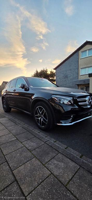 Schwarz Gebraucht 2019 Mercedes GLC250 SUV | 30.750 € (Fairer Preis) - Bild 1/4