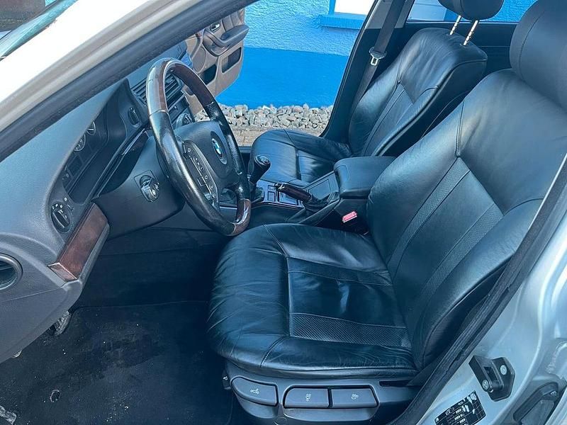 Gebraucht BMW 525 192 PS (141 kW) 2002 Silber Kombi