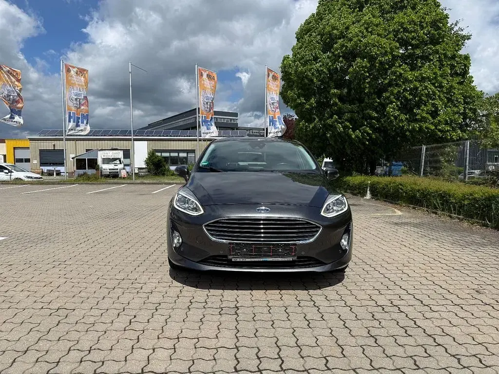 Gebraucht Ford Fiesta Titanium 101 PS (74 kW) 2018 Grau Kleinwagen
