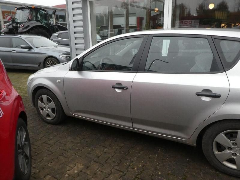 Gebraucht Kia Ceed 116 PS (85 kW) 2007 Silber Kleinwagen