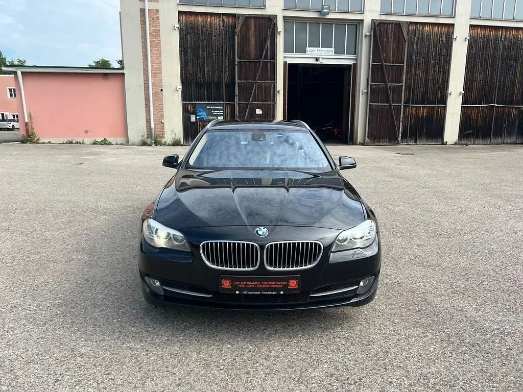 Gebraucht BMW 530 258 PS (189 kW) 2011 Schwarz Kombi