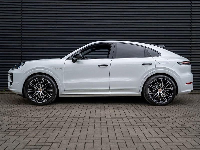 Gebraucht Porsche Cayenne 470 PS (345 kW) 2024 Carraraweißmetallic SUV