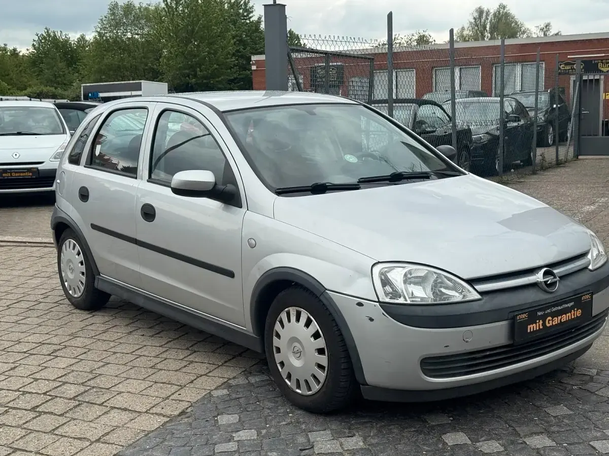 Gebraucht Opel Corsa 75 PS (55 kW) 2002 Silber Kleinwagen