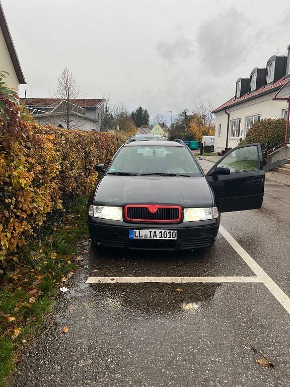 Schwarz Gebraucht 2008 Skoda Octavia Tour Kombi | 1.800 € (Guter Preis) - Bild 1/4