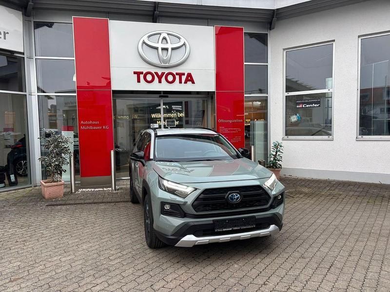 Gebraucht Toyota RAV4 Hybrid 178 PS (130 kW) 2023 Grün SUV