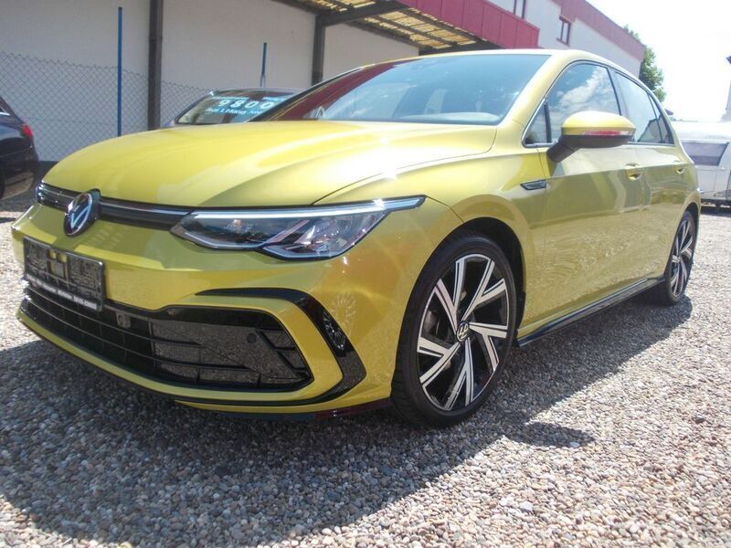 Limonengelb metallic Gebraucht 2022 VW Golf VIII R-line Limousine | 23.900 € (Superpreis) - Bild 1/4