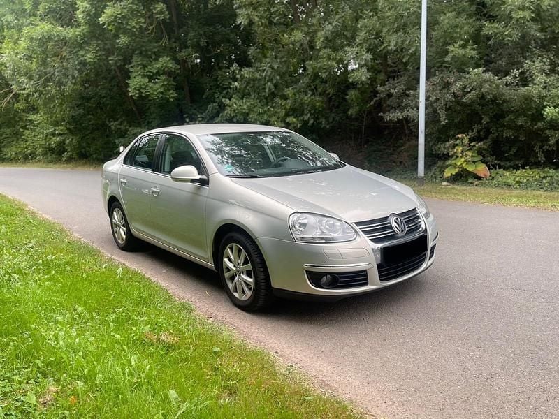 Gebraucht 2010 VW Jetta Limousine | 3.480 € (Guter Preis) - Bild 1/4
