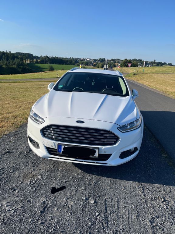Weiß Gebraucht 2016 Ford Mondeo Trend Limousine | 8.150 € (Guter Preis) - Bild 1/4