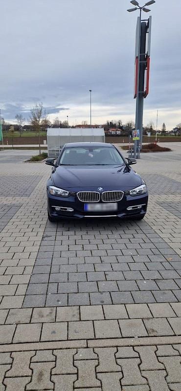 Gebraucht BMW 320 184 PS (135 kW) 2014 Blau Limousine