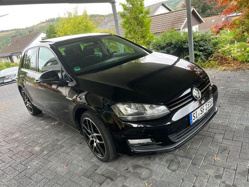 Schwarz Gebraucht 2014 VW Golf VII Cup Limousine | 11.500 € (Fairer Preis) - Bild 1/4