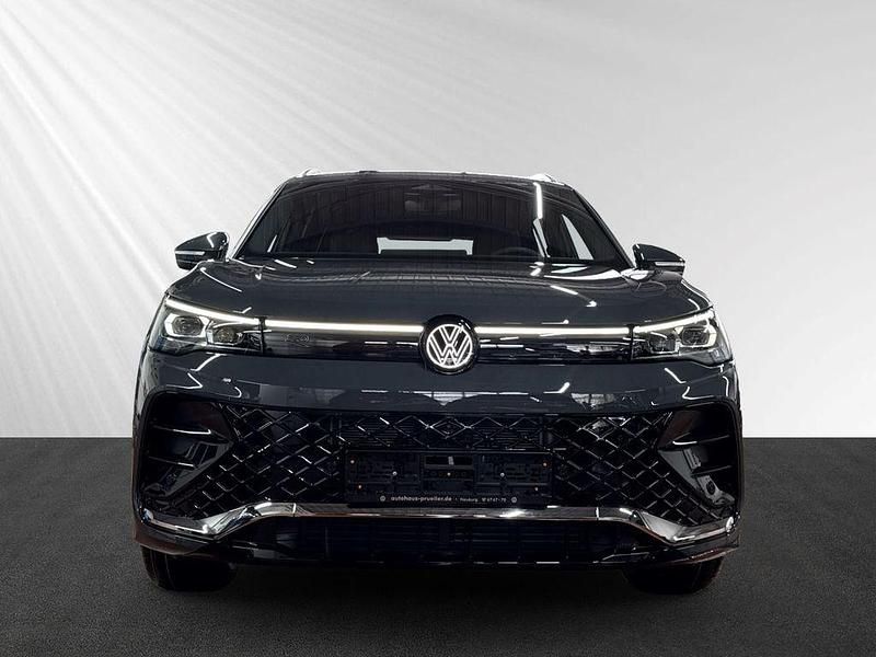 Neu VW Tiguan R-line 150 PS (110 kW) 2026 Delfingrau metallic (grau) SUV