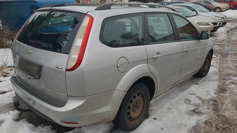 Gebraucht Ford Focus 80 PS (58 kW) 2008 Grau Kombi