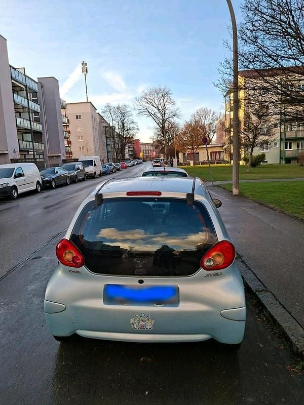 Gebraucht Toyota Aygo 67 PS (49 kW) 2006 Blau Kleinwagen