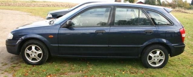 Gebraucht Mazda 323F Exclusive 90 PS (66 kW) 2000 Blau Kleinwagen