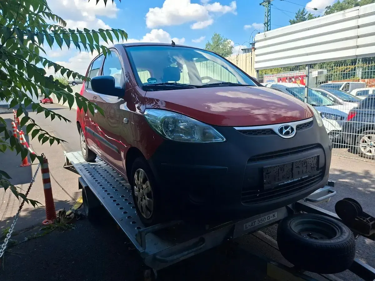 Gebraucht Hyundai i10 67 PS (49 kW) 2010 Rot Kleinwagen