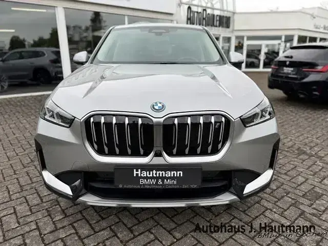 Gebraucht BMW iX1 xLine 279 kW (380 PS) 2023 Spacesilber SUV
