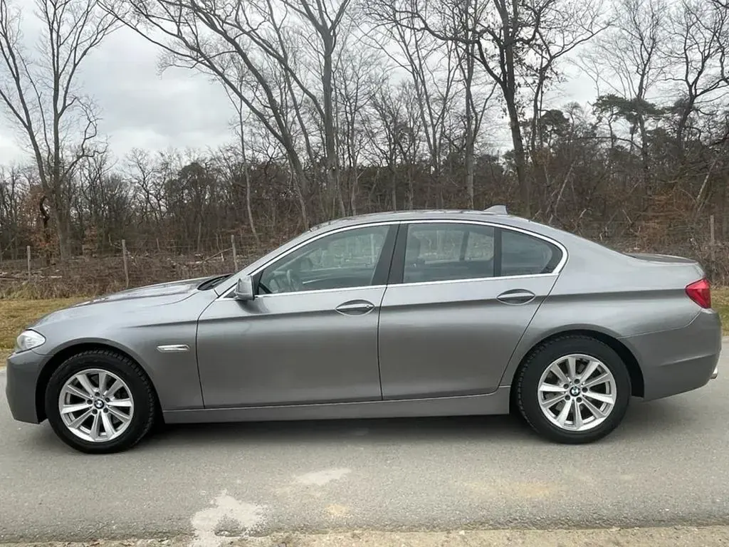Gebraucht BMW 525 204 PS (150 kW) 2010 Grau Limousine