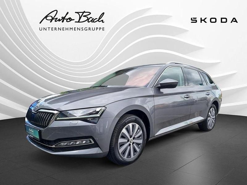 Grau (graphitegrau metallic) Gebraucht 2022 Skoda Superb Style Kombi | 28.890 € (Fairer Preis) - Bild 1/4
