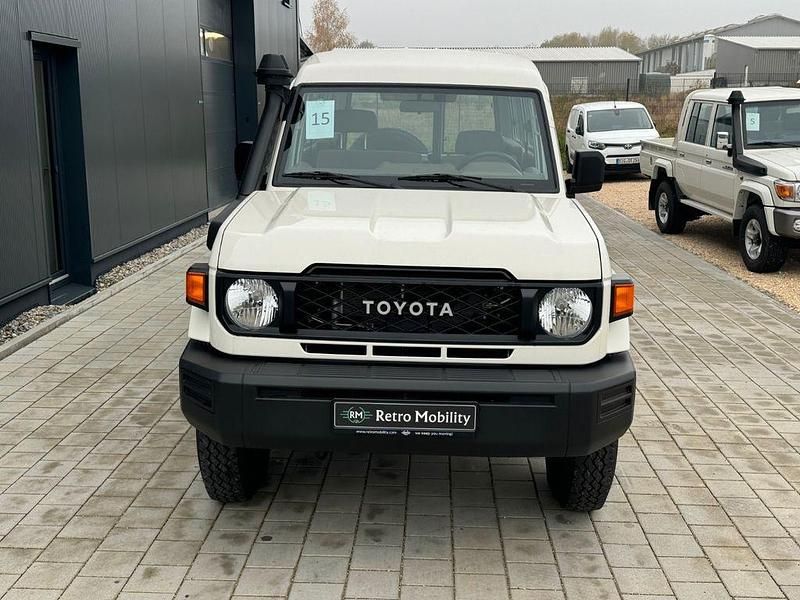 Neu Toyota Land Cruiser 228 PS (167 kW) 2026 Weiß SUV