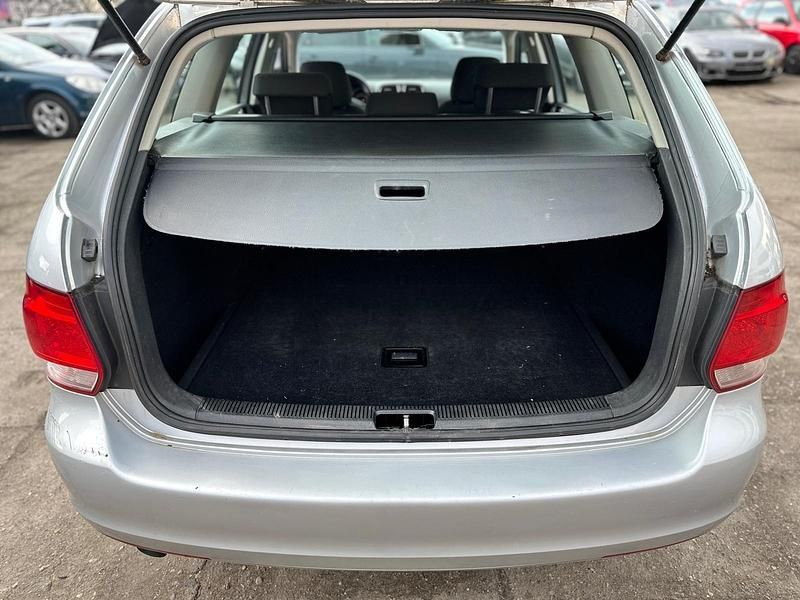 Gebraucht VW Golf VI 105 PS (77 kW) 2011 Grau Kleinwagen