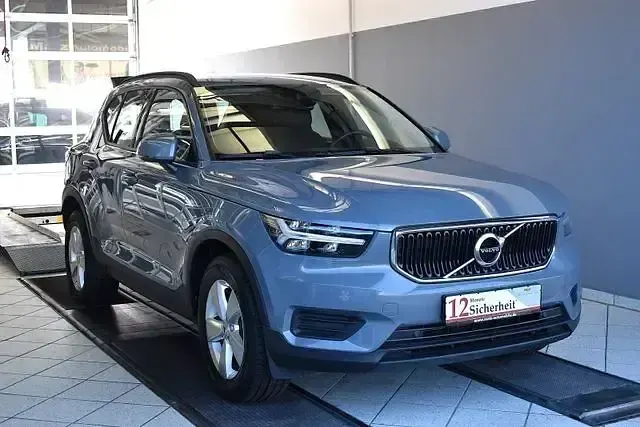 Gebraucht Volvo XC40 Momentum 150 PS (110 kW) 2021 Thunder grey / metallic SUV