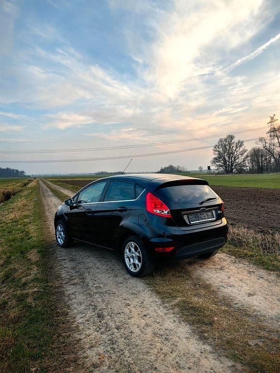 Gebraucht Ford Fiesta Titanium 95 PS (69 kW) 2012 Schwarz Kleinwagen
