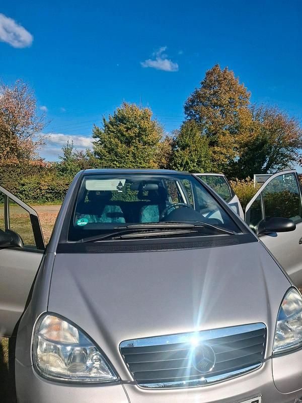 Silber Gebraucht 2000 Mercedes A160 Kleinwagen | 1.200 € (Guter Preis) - Bild 1/4