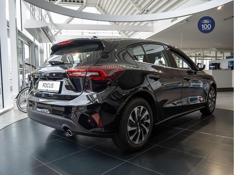 Neu Ford Focus Titanium 155 PS (114 kW) 2026 Schwarz Limousine