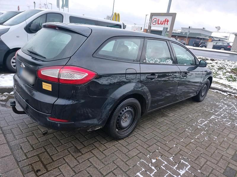 Gebraucht Ford Mondeo 140 PS (102 kW) 2011 Schwarz Kombi