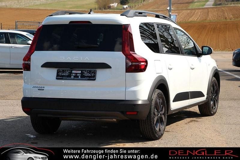 Gebraucht Dacia Jogger Expression 141 PS (103 kW) 2025 Weiß Van / Kleinbus