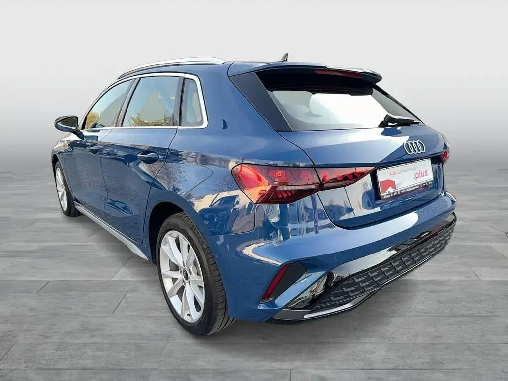 Second-hand Audi A3 S-Line 204 CP (150 kW) 2025 Albastru Berlinǎ
