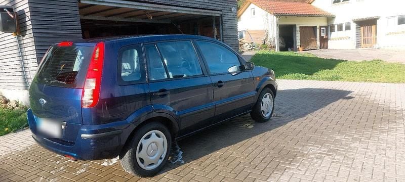 Second-hand Ford Fusion 101 CP (74 kW) 2003 Albastru Hatchback