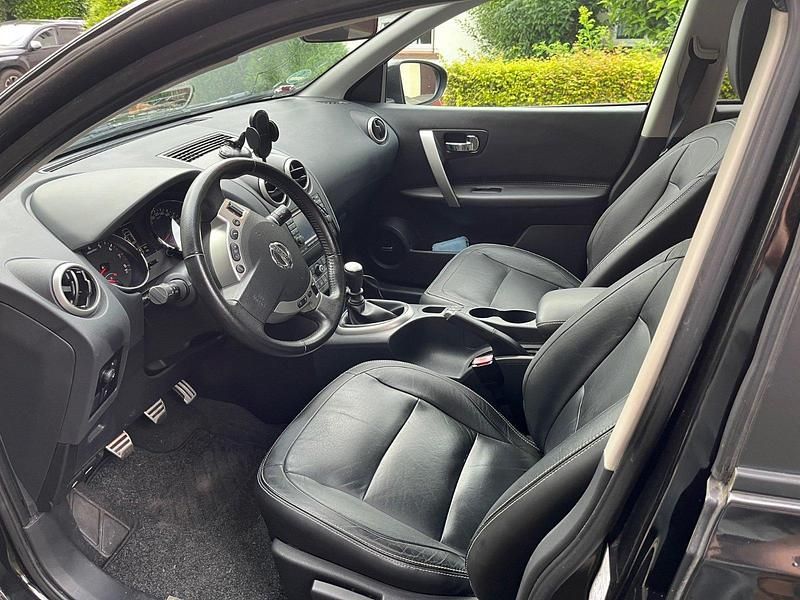 Schwarz Gebraucht 2010 Nissan Qashqai Tekna SUV | 7.900 € (Fairer Preis) - Bild 1/4