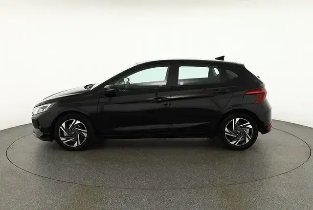 Gebraucht Hyundai i20 Trend 101 PS (74 kW) 2022 Schwarz Limousine