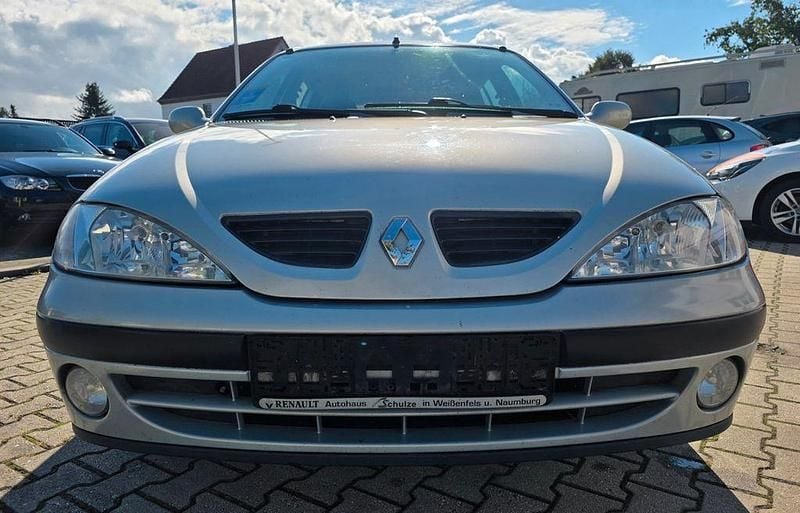 Gebraucht Renault Mégane II Expression 107 PS (78 kW) 2003 Silber Limousine