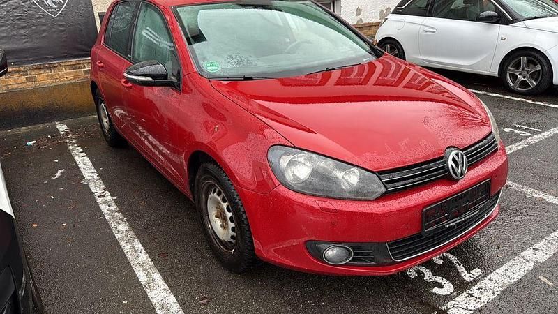 Gebraucht VW Golf VI Style 80 PS (58 kW) 2011 Rot Kleinwagen