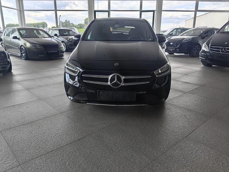 Gebraucht Mercedes B180 116 PS (85 kW) 2020 Schwarz Van / Kleinbus
