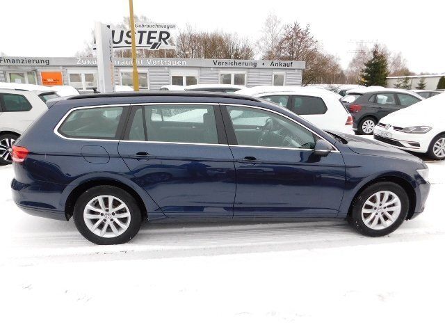 Gebraucht VW Passat Comfortline 120 PS (88 kW) 2016 Blau metallic Kombi