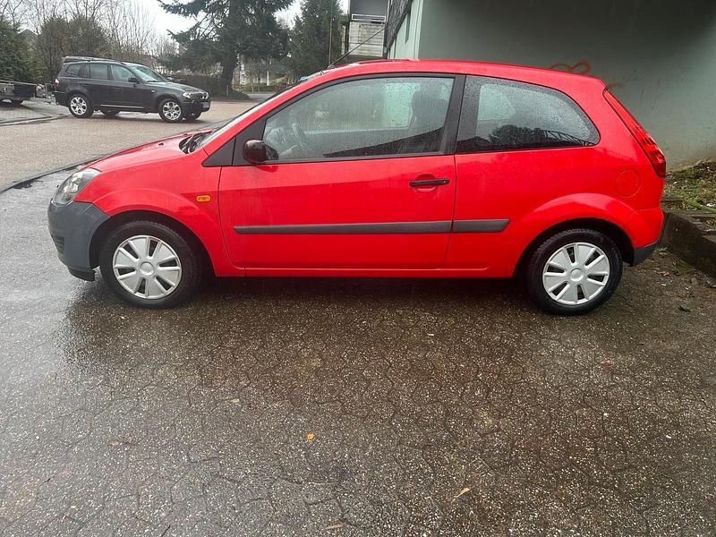 Gebraucht Ford Fiesta 69 PS (50 kW) 2007 Rot Kleinwagen