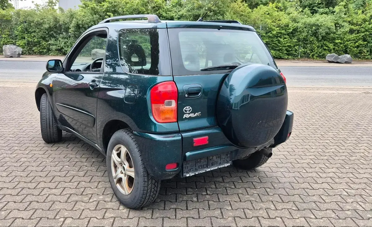 Gebraucht Toyota RAV4 125 PS (91 kW) 2002 Grün SUV