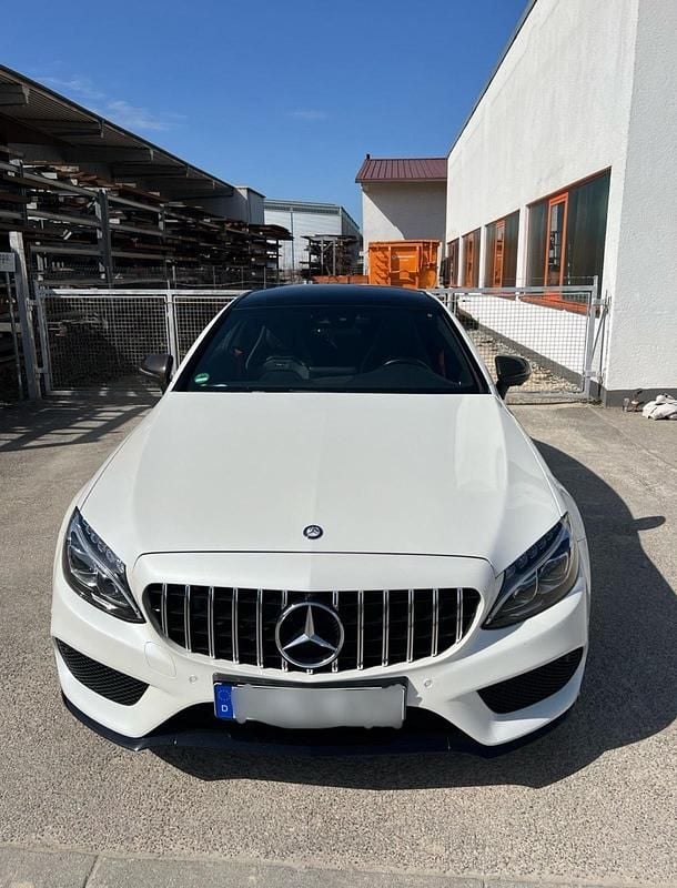Weiß Gebraucht 2017 Mercedes C43 AMG AMG Coupé | 35.999 € (Fairer Preis) - Bild 1/4