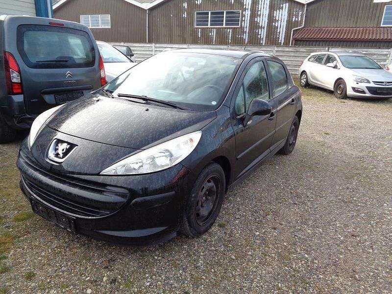 Schwarz Gebraucht 2007 Peugeot 207 Tendance Limousine | 2.500 € (Etwas zu teuer) - Bild 1/4