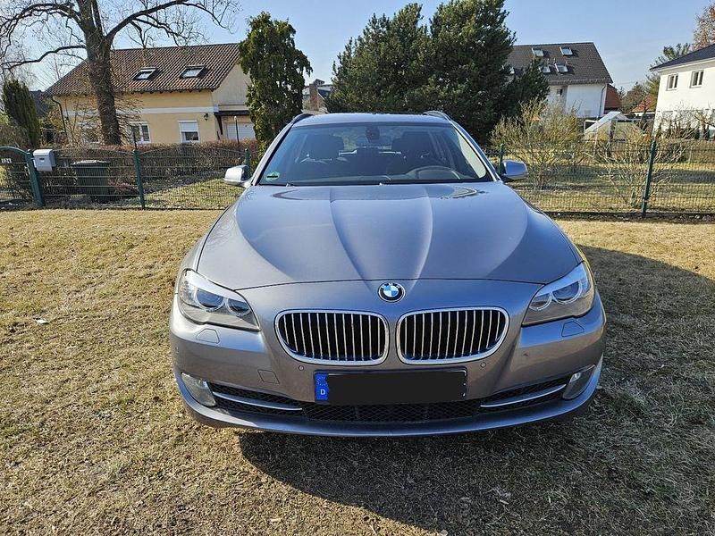 Gebraucht BMW 520 184 PS (135 kW) 2012 Grau Kombi