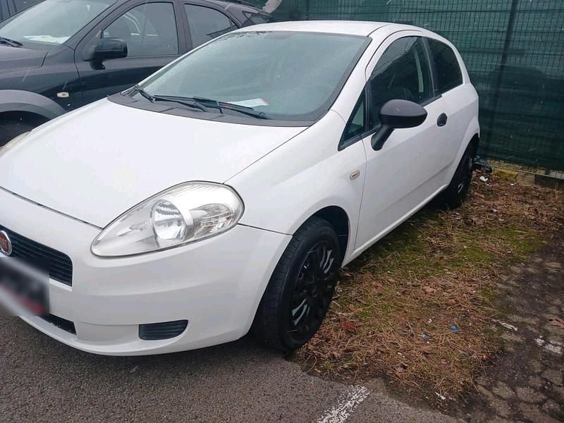 Gebraucht Fiat Punto 65 PS (47 kW) 2009 Weiß Kleinwagen