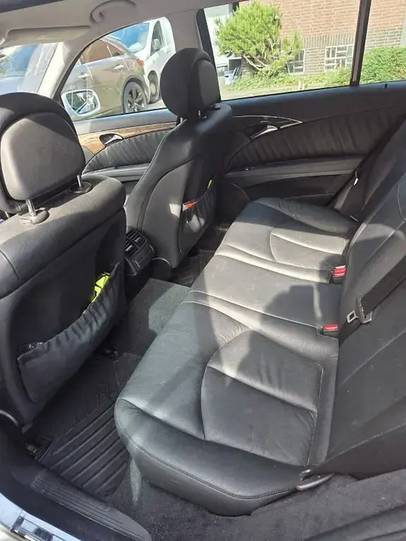 Gebraucht Mercedes E320 Avantgarde 224 PS (164 kW) 2008 Grau Limousine