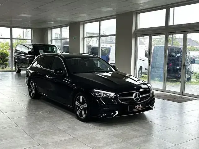 Gebraucht Mercedes C200 224 PS (164 kW) 2023 Obsidianschwarz Kombi