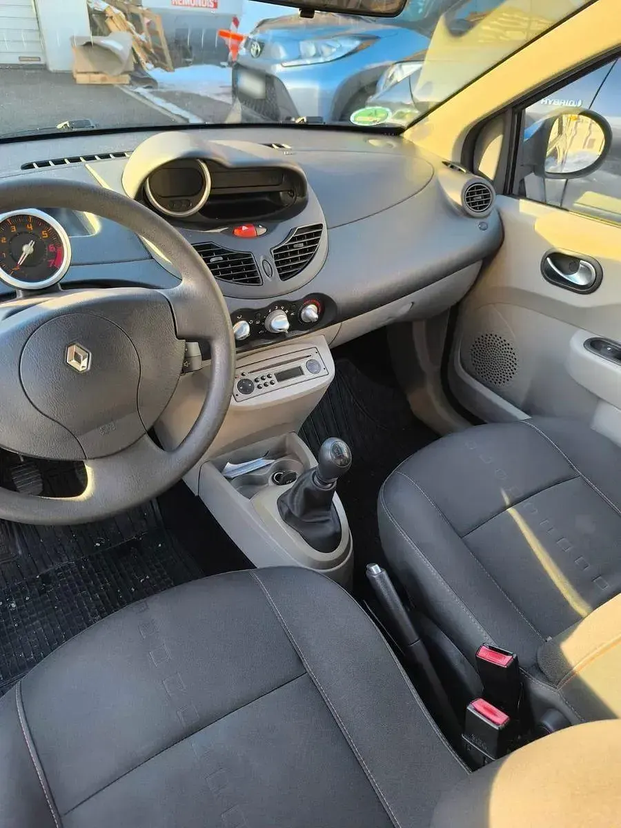Używany Renault Twingo 79 KM (58 kW) 2007 Szary Hatchback
